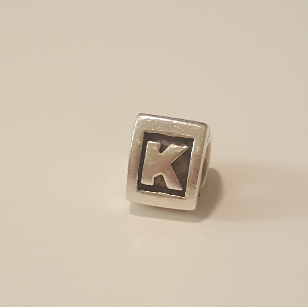 Pandora Charm - K